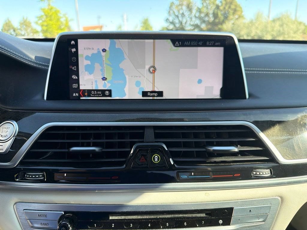 Used 2019 BMW 750i xDrive w/ Autobahn Package AWD/4WD image 14