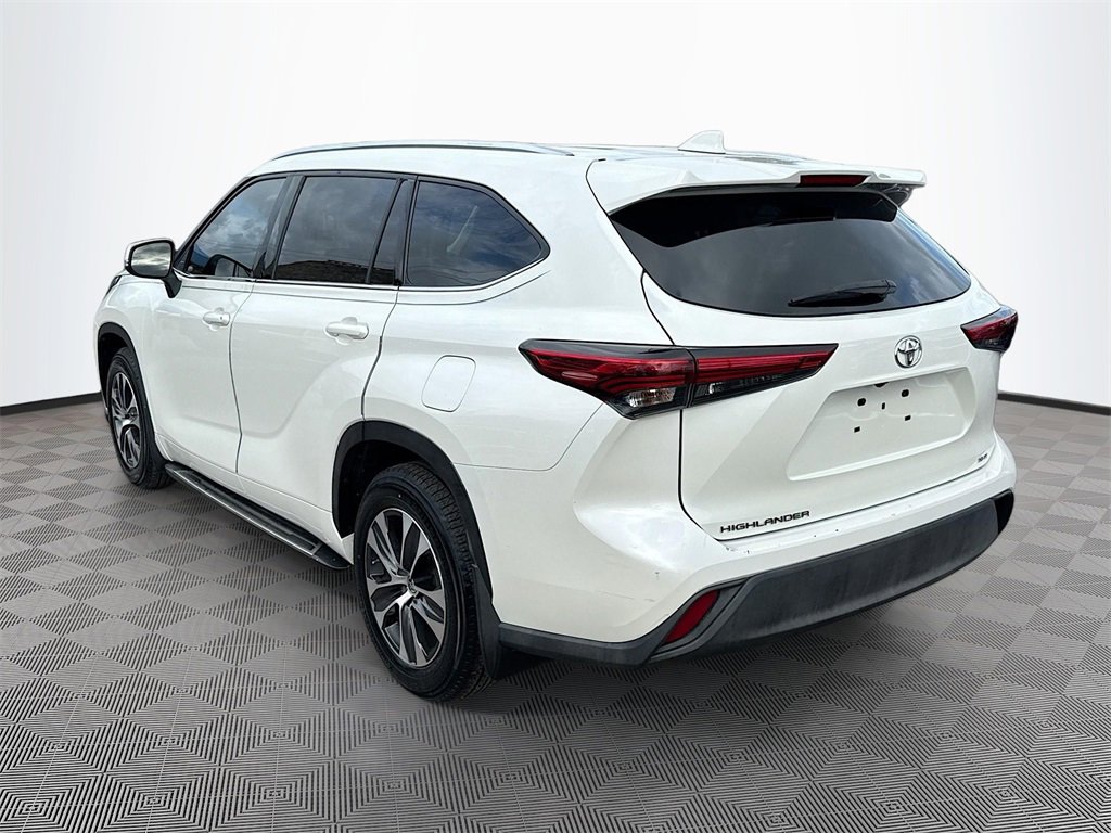 Used 2021 Toyota Highlander XLE image 8
