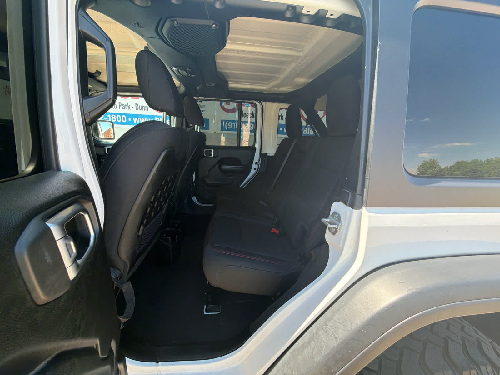 Used 2020 Jeep Wrangler Unlimited Rubicon AWD/4WD image 33