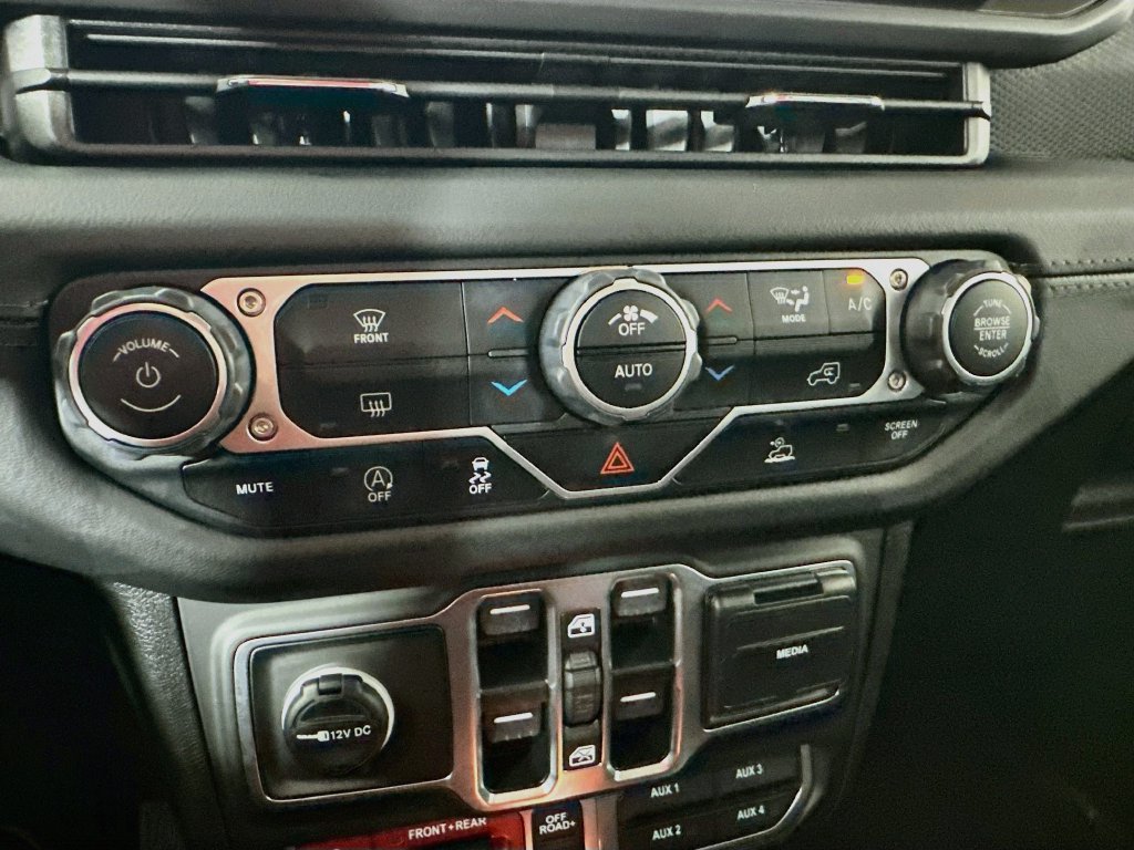 Used 2025 Jeep Gladiator Rubicon AWD/4WD image 24