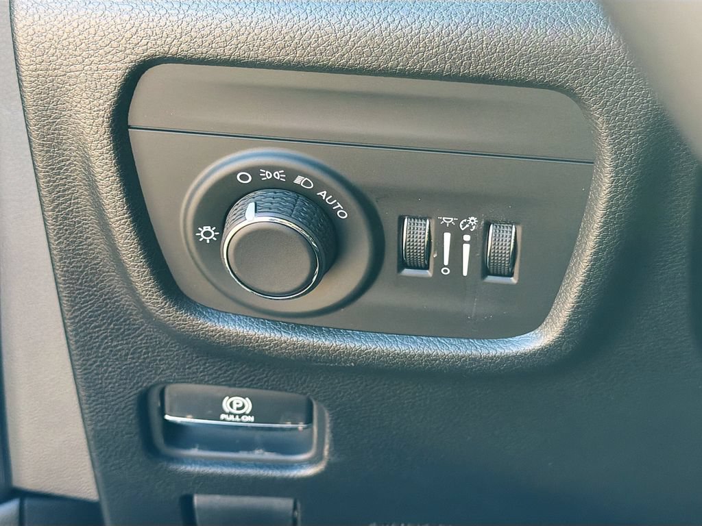 New 2026 Jeep Grand Cherokee Altitude AWD/4WD image 34