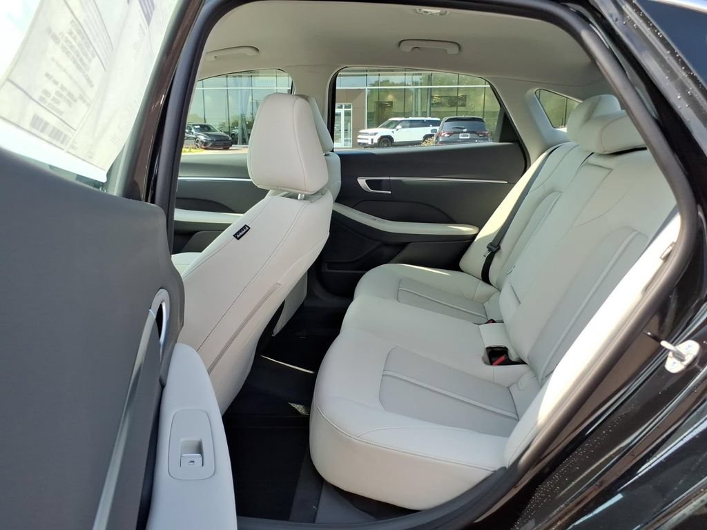 New 2026 Hyundai Sonata SEL FWD image 9