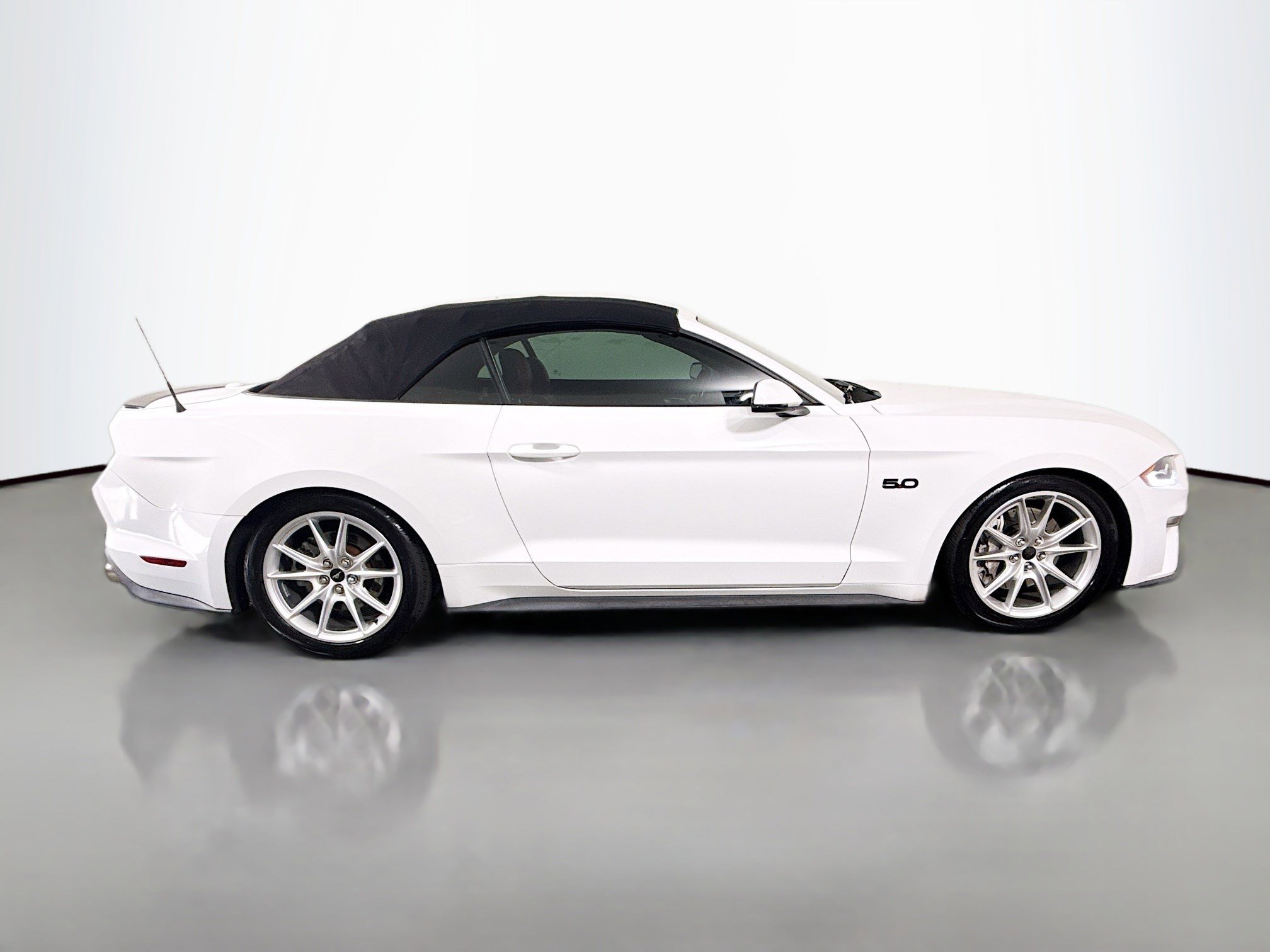 Used 2019 Ford Mustang GT Premium w/ Equipment Group 401A image 11