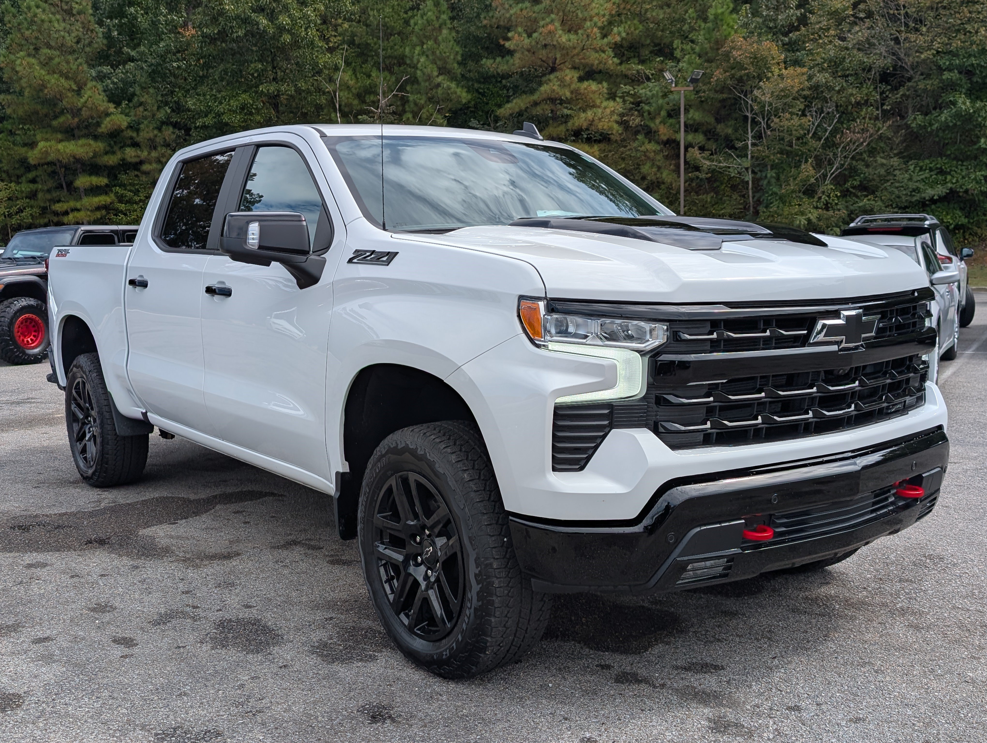 Used 2026 Chevrolet Silverado 1500 LT Trail Boss w/ LT Trail Boss Premium Package AWD/4WD image 11