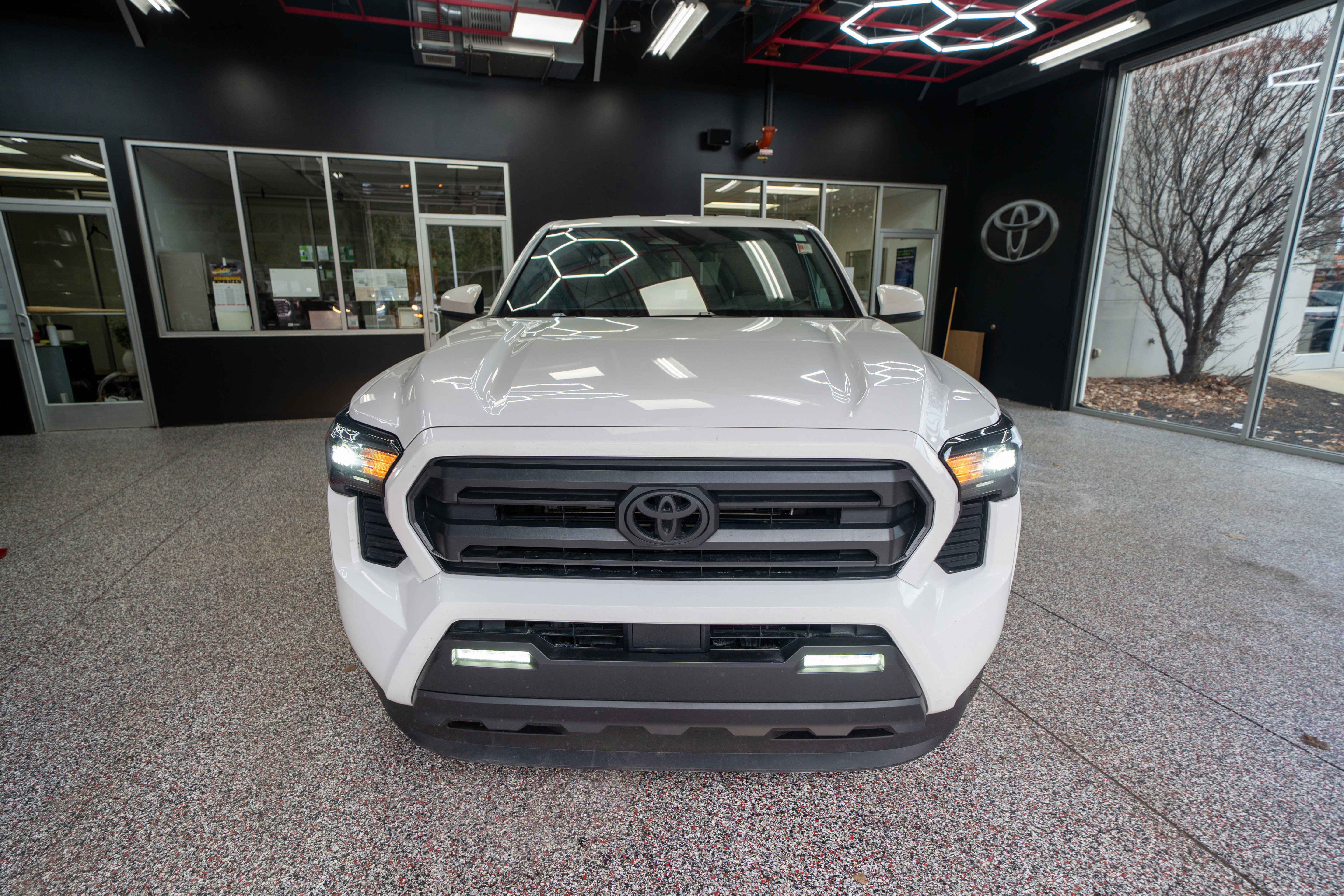 Certified 2024 Toyota Tacoma SR5 image 6