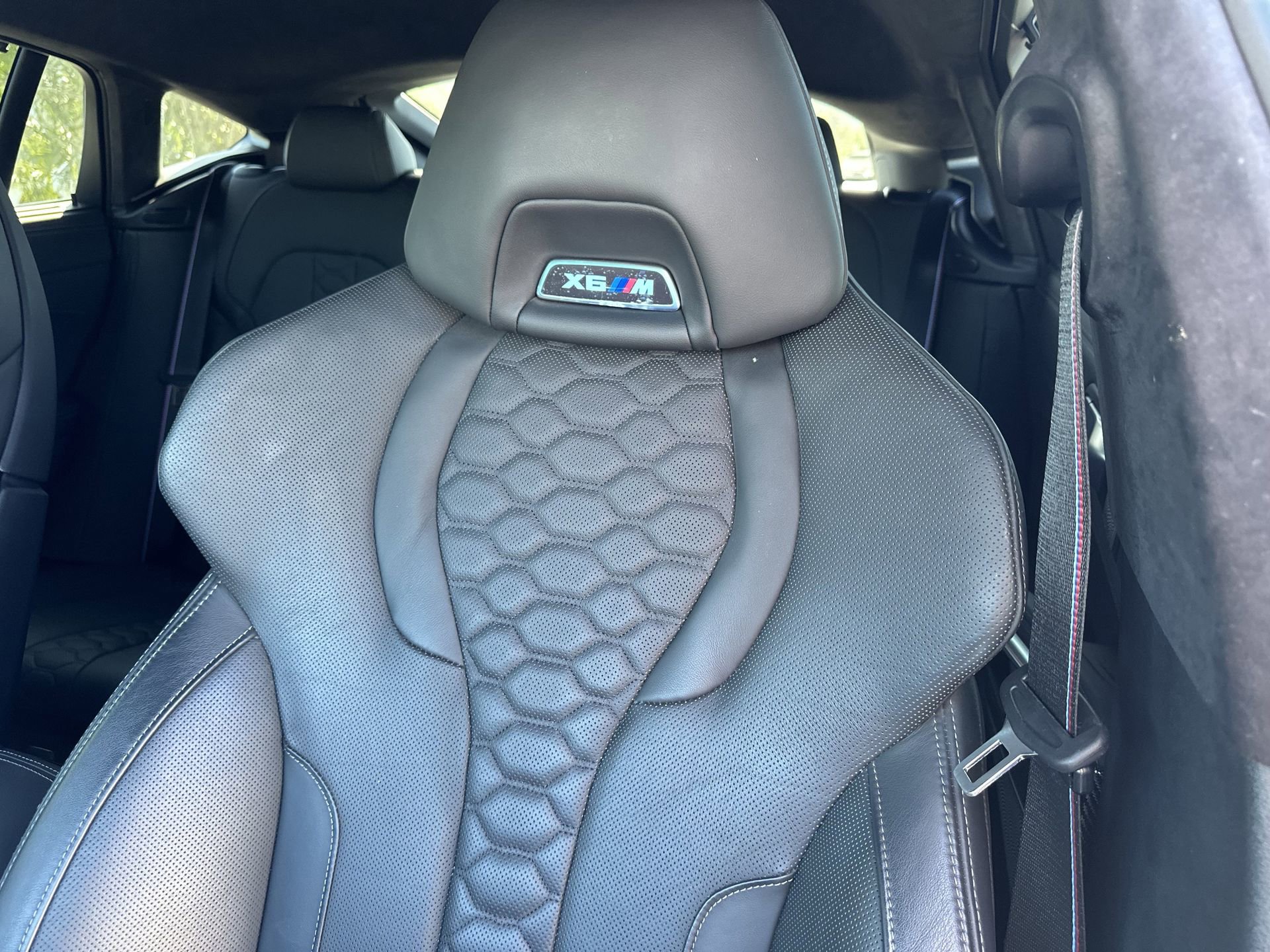 Used 2025 BMW X6 M Competition w/ Executive Package image 24