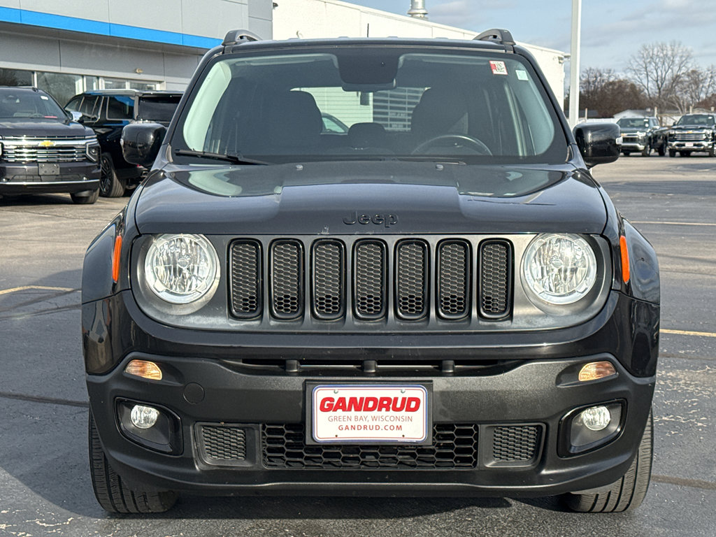 Used 2016 Jeep Renegade Latitude image 3