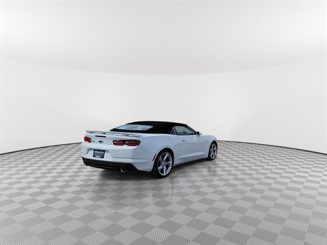 Used 2023 Chevrolet Camaro LT w/ Technology Package image 8