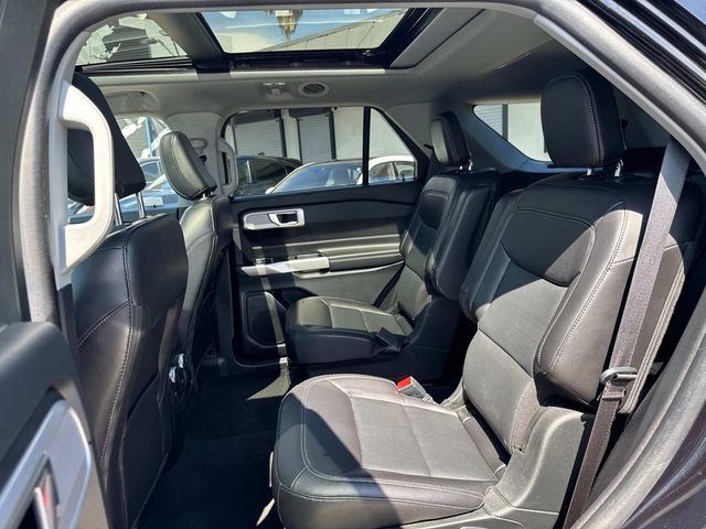 Used 2022 Ford Explorer Limited w/ Equipment Group 301A image 16