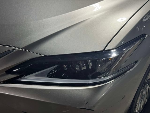 Used 2021 Lexus ES 300h w/ Accessory Package 2 FWD image 11