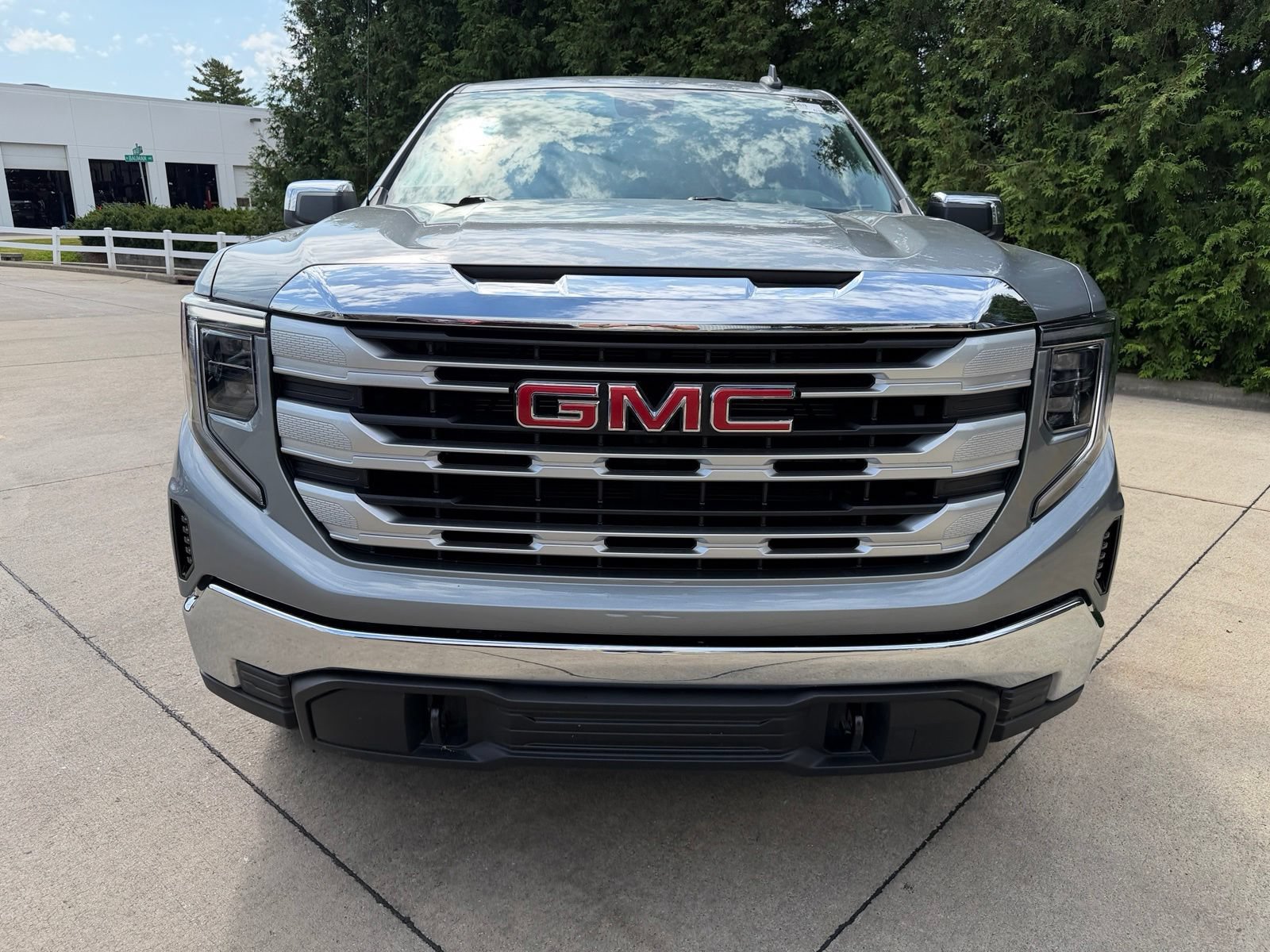 Used 2023 GMC Sierra 1500 SLE w/ X31 Off-Road Package AWD/4WD image 6