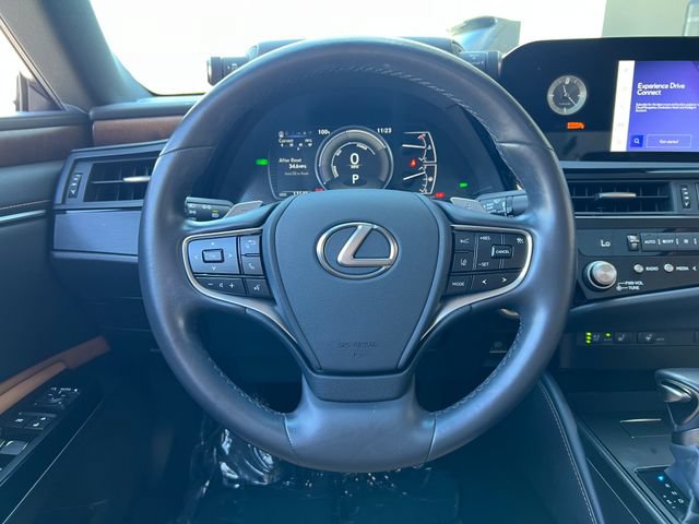Used 2025 Lexus ES 300h w/ Premium Package FWD image 45