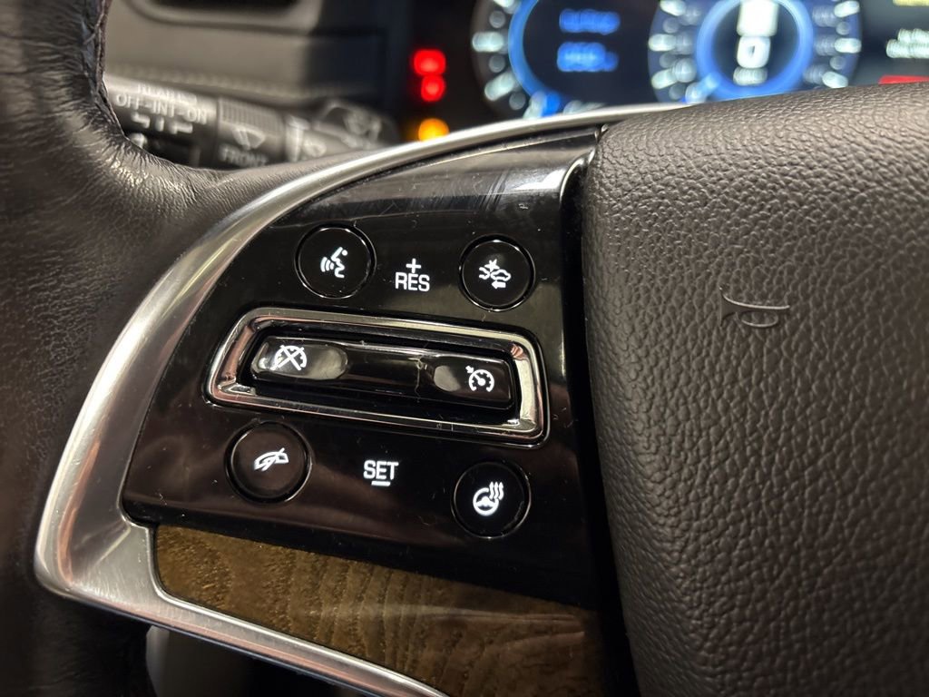 Used 2020 Cadillac Escalade Premium Luxury image 24