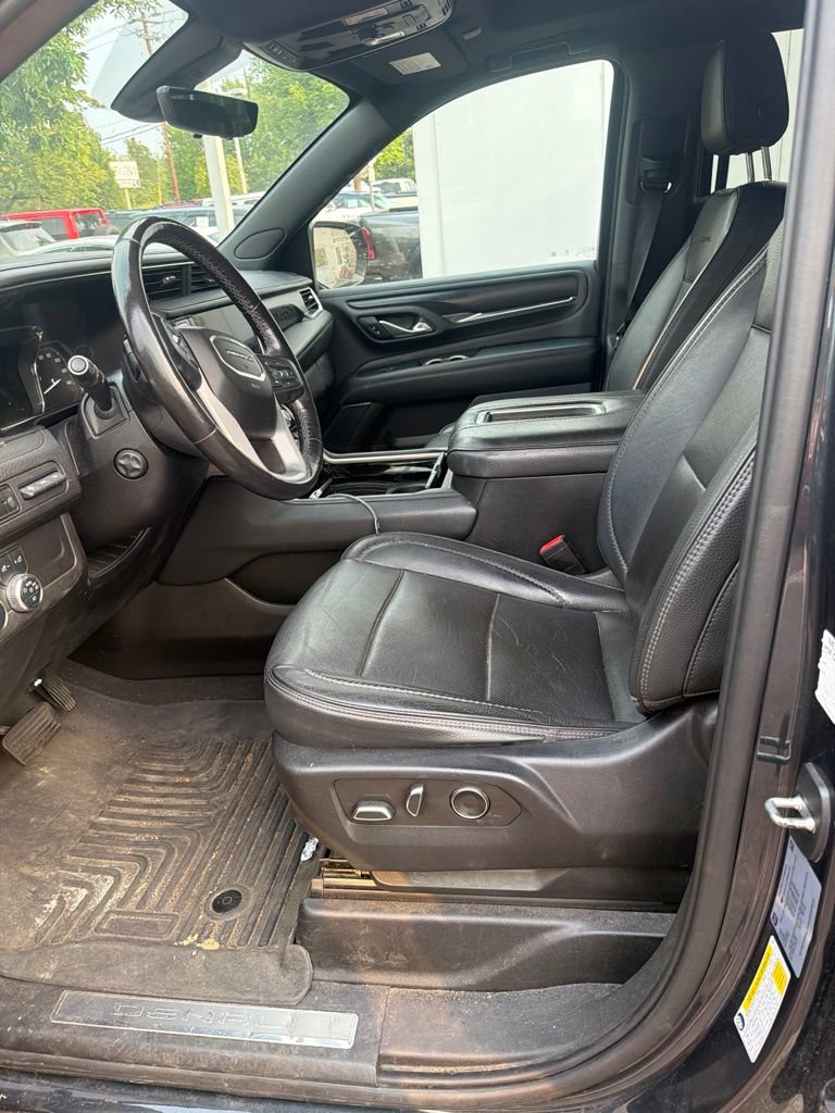 Used 2021 GMC Yukon XL Denali w/ Advanced Technology Package AWD/4WD image 9