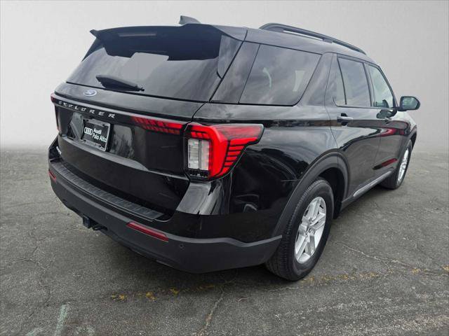 Used 2025 Ford Explorer Active RWD image 3
