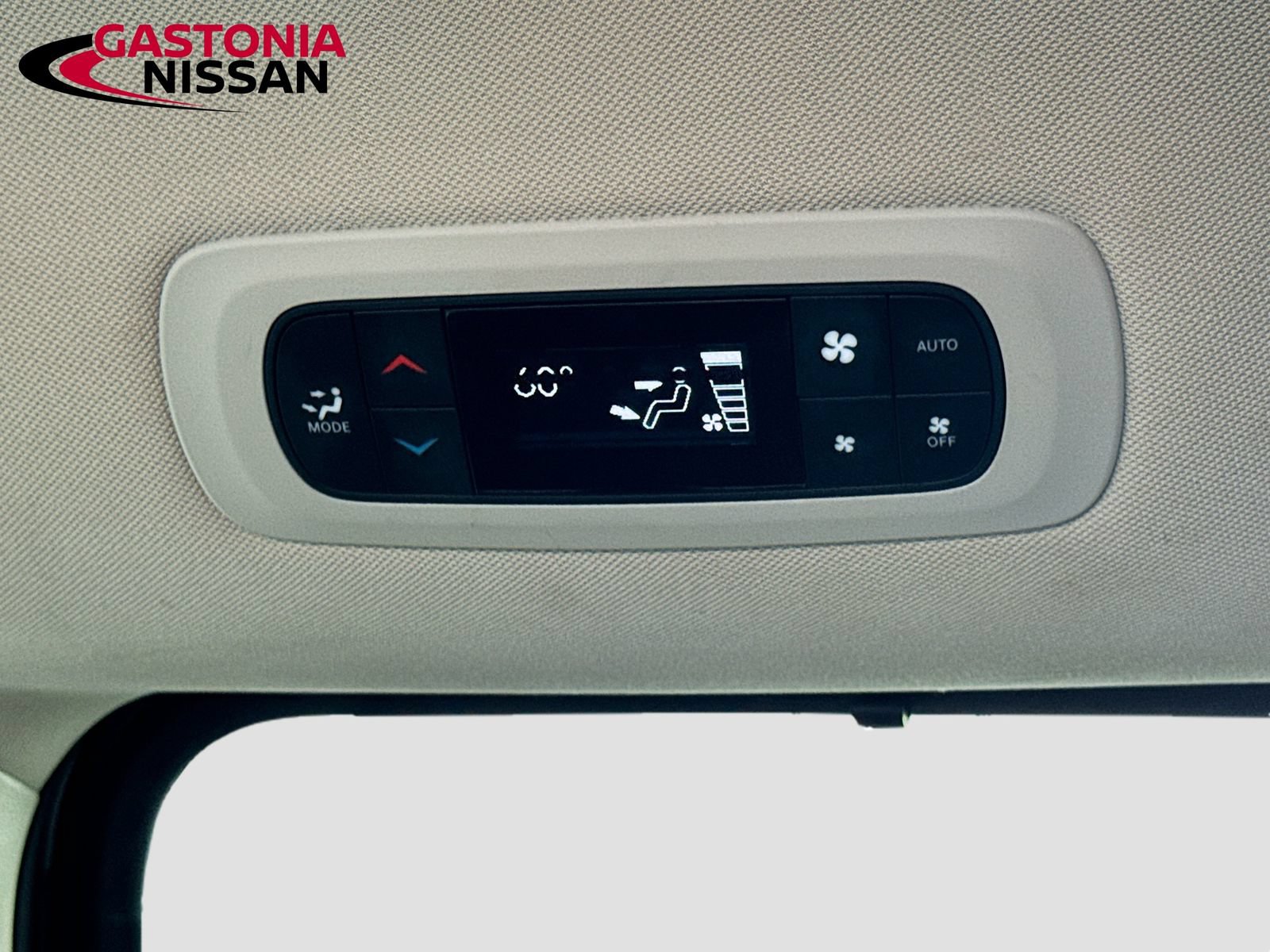 Used 2023 Chrysler Pacifica Touring-L FWD image 34