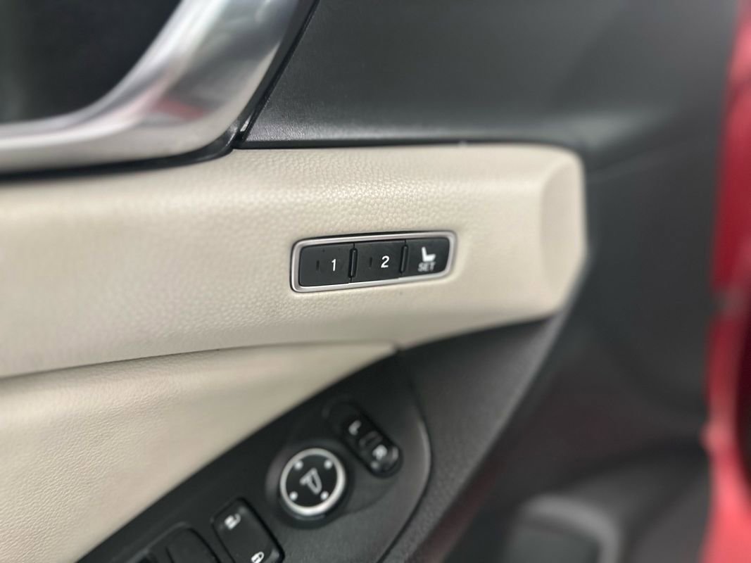 Used 2019 Honda Accord Touring image 31