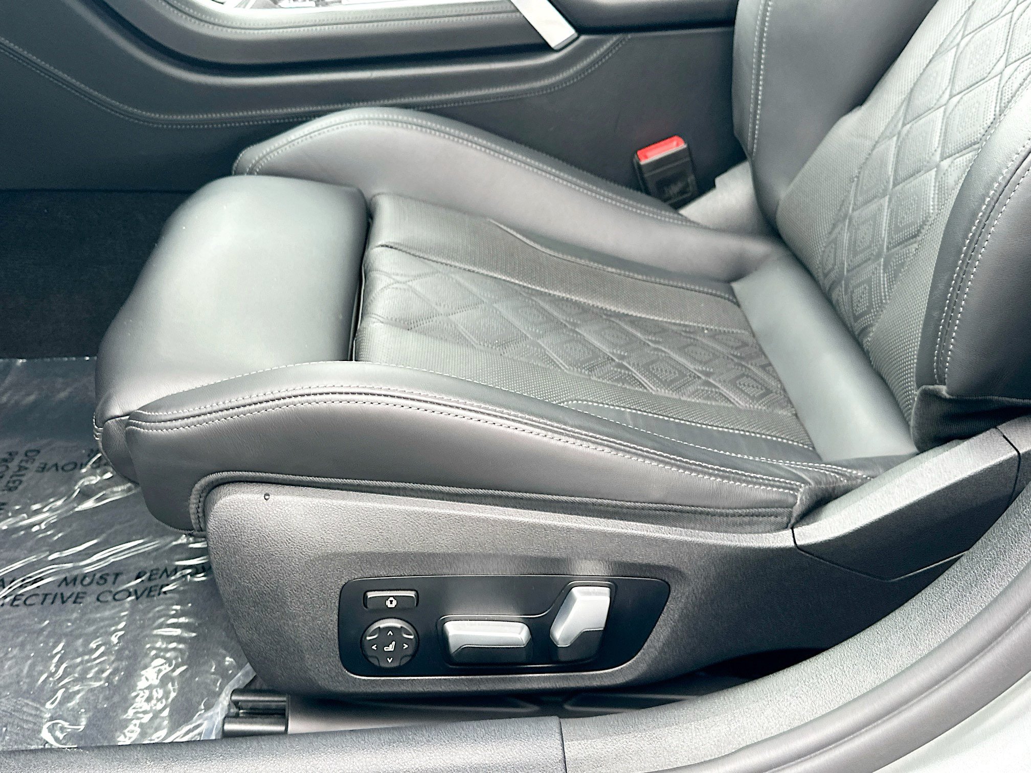 Used 2023 BMW M8 Gran Coupe xDrive Competition w/ M Carbon Exterior Package AWD/4WD image 18