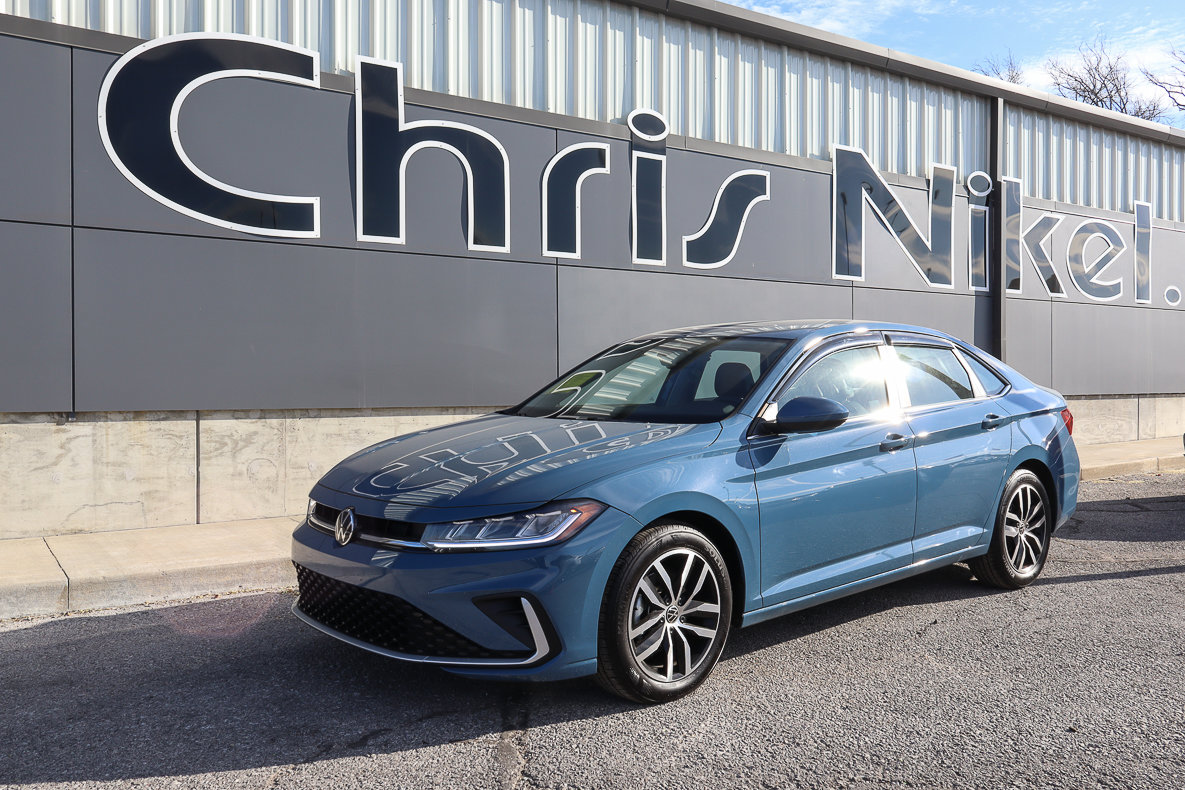 Used 2025 Volkswagen Jetta SE image 1