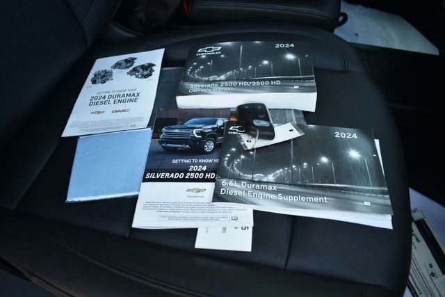 Used 2024 Chevrolet Silverado 2500 W/T image 16