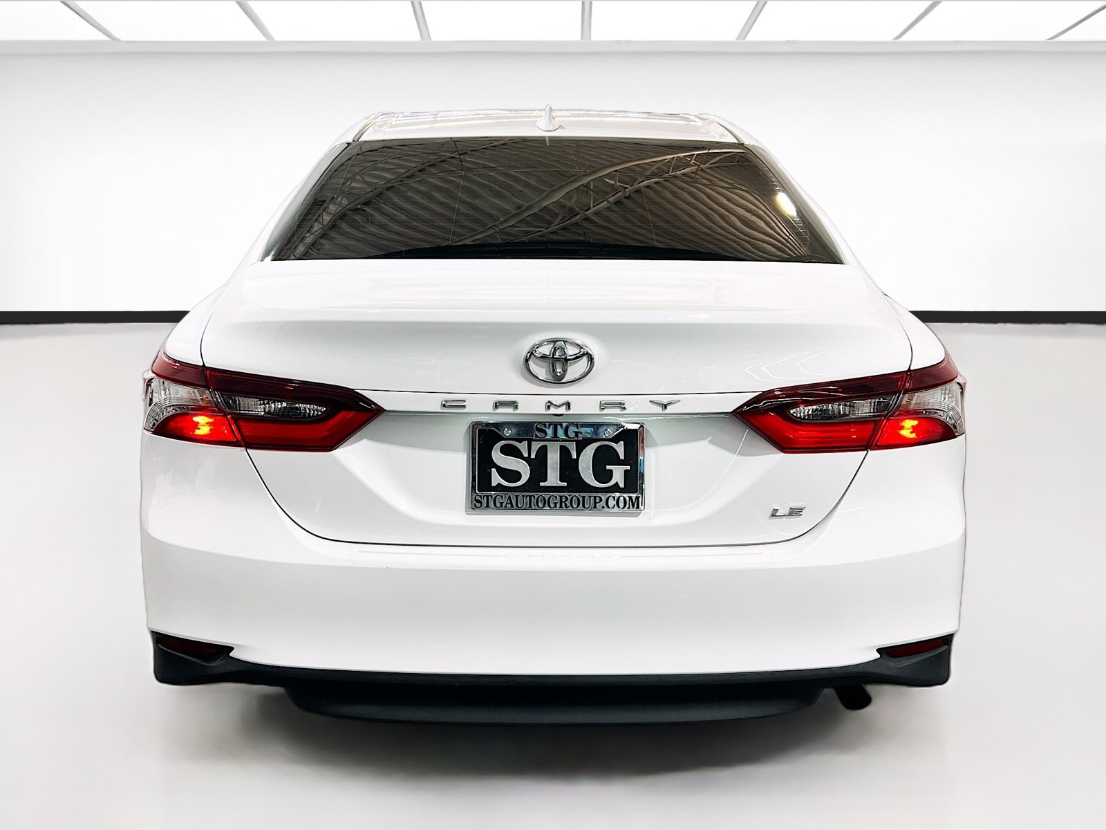 Used 2024 Toyota Camry LE w/ Convenience Package FWD image 5
