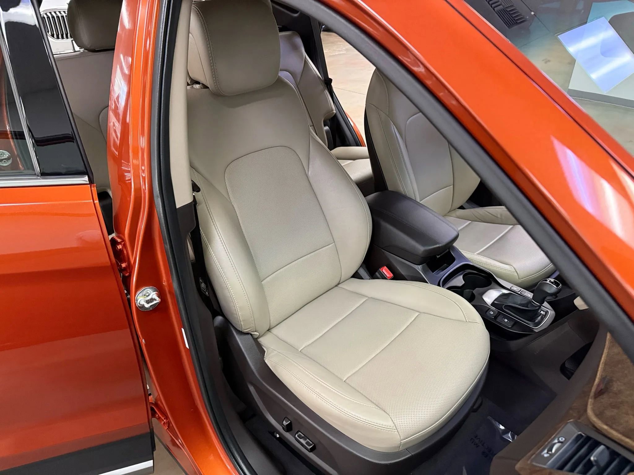 Used 2018 Hyundai Santa Fe Sport w/ Cargo Package FWD image 15