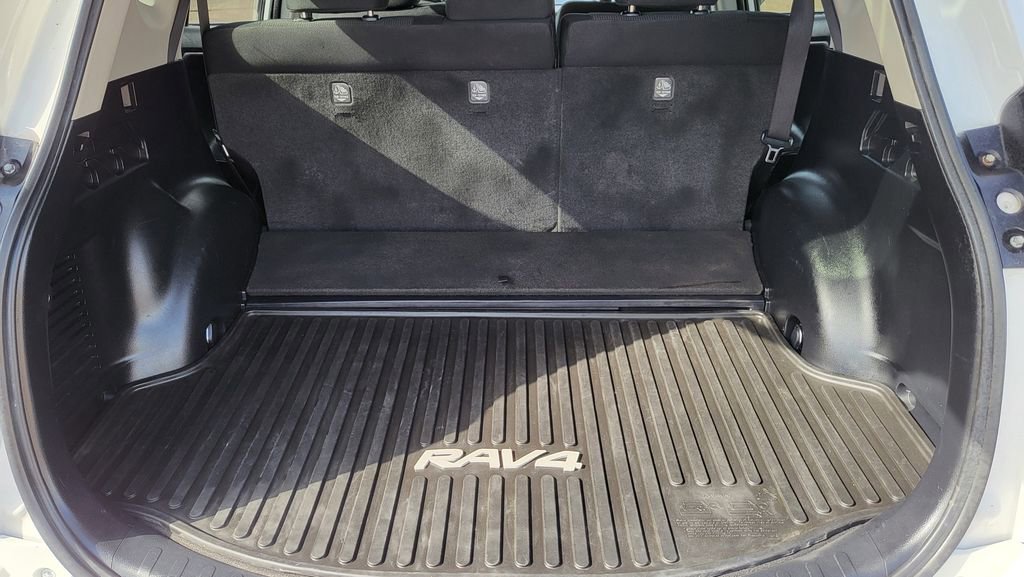 Used 2017 Toyota RAV4 XLE image 12