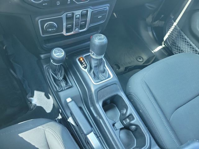 Used 2018 Jeep Wrangler Unlimited Sahara w/ LED Lighting Group AWD/4WD image 30