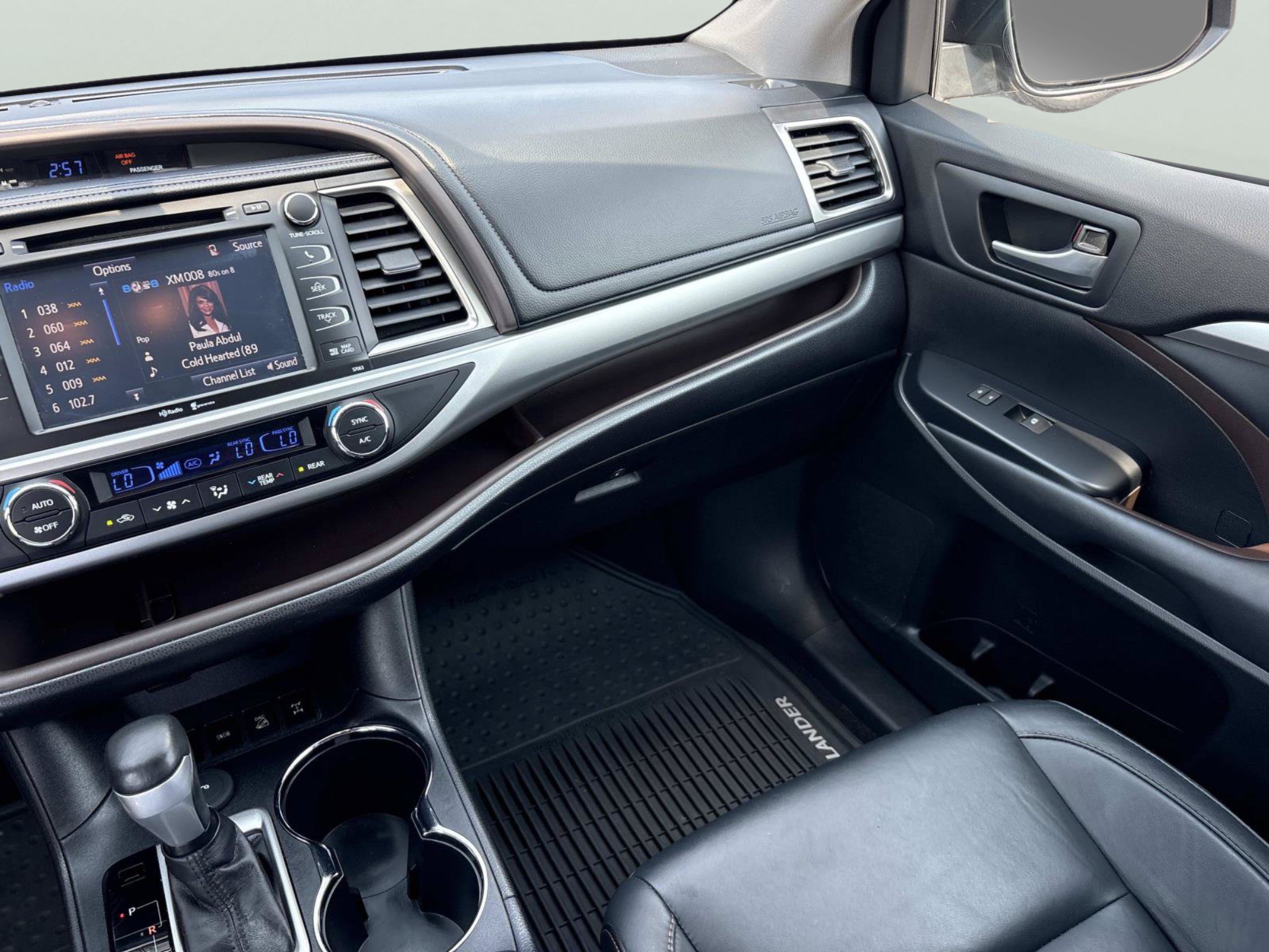 Used 2015 Toyota Highlander XLE AWD/4WD image 14