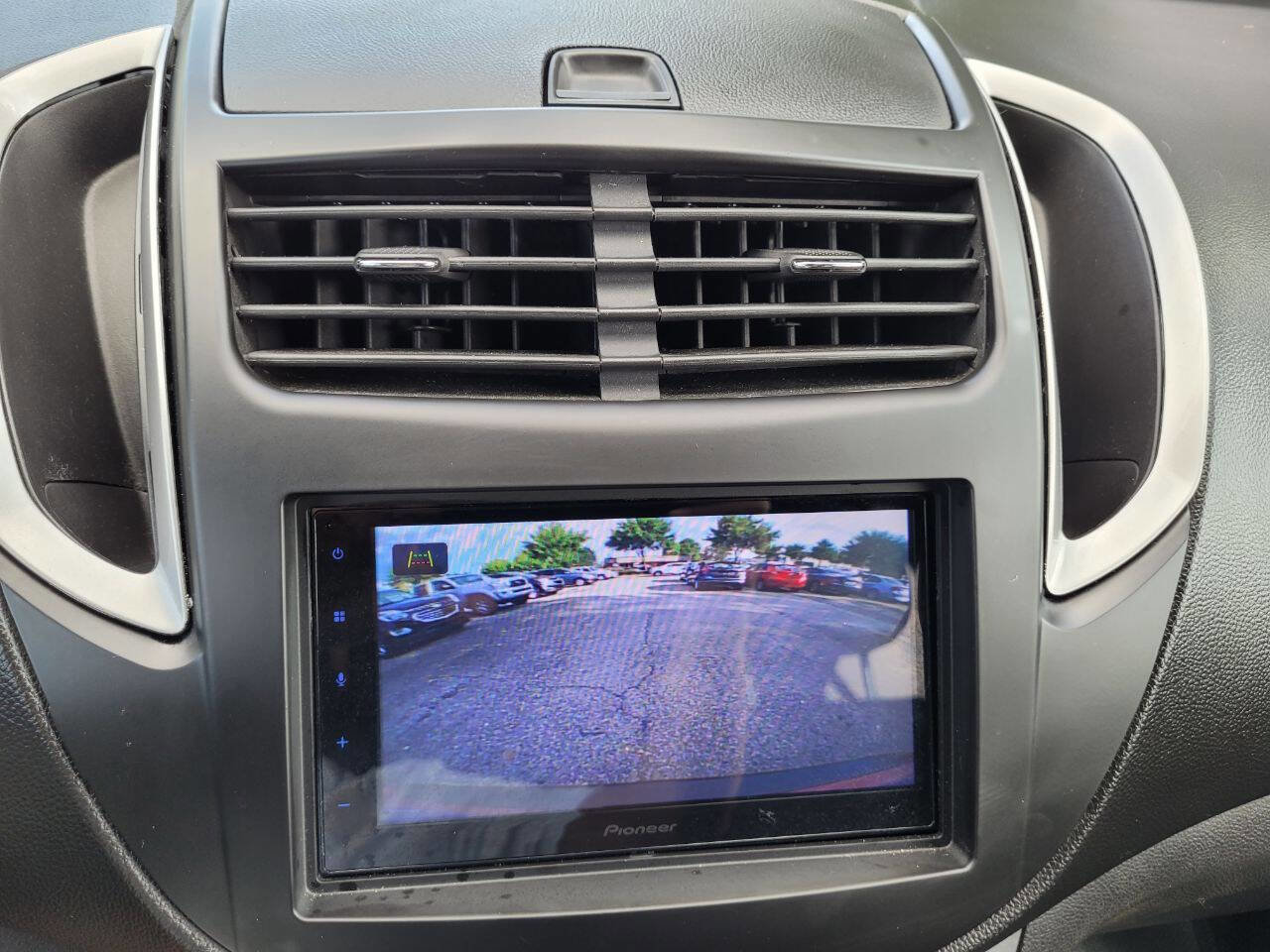 Used 2015 Chevrolet Trax LT image 16