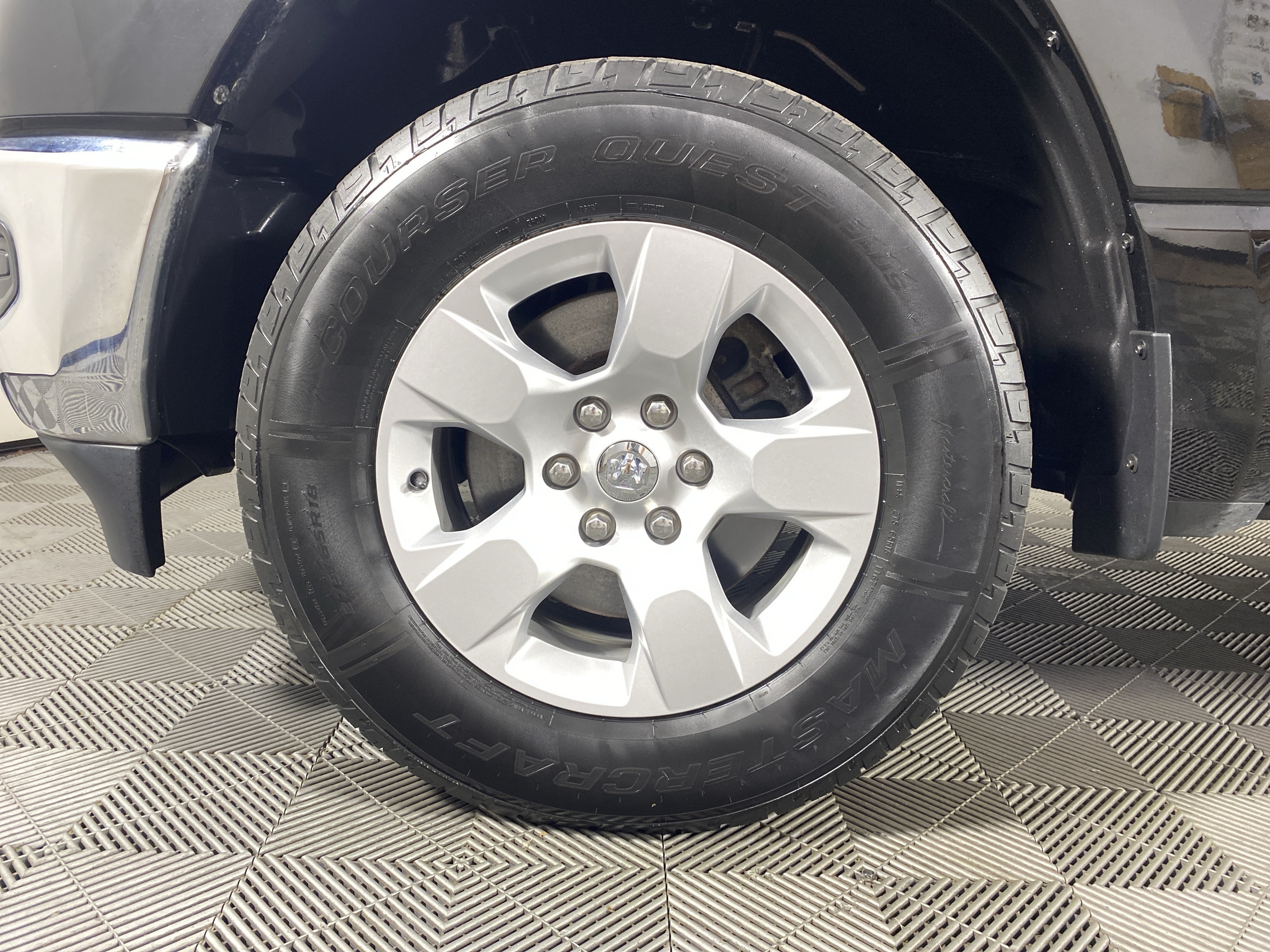 Used 2022 RAM 1500 Big Horn AWD/4WD image 11