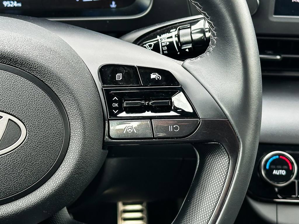 Used 2025 Hyundai Elantra Sport image 24