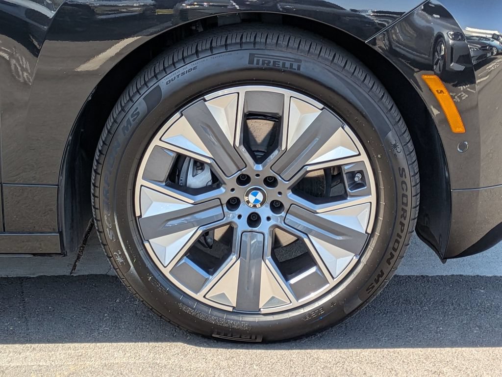 Certified 2026 BMW iX xDrive45 w/ Premium Package AWD/4WD image 23
