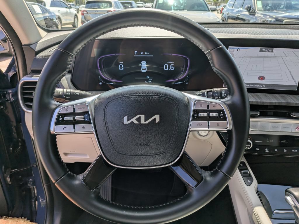 Certified 2024 Kia Telluride EX w/ EX Captain's Chair Package FWD image 32