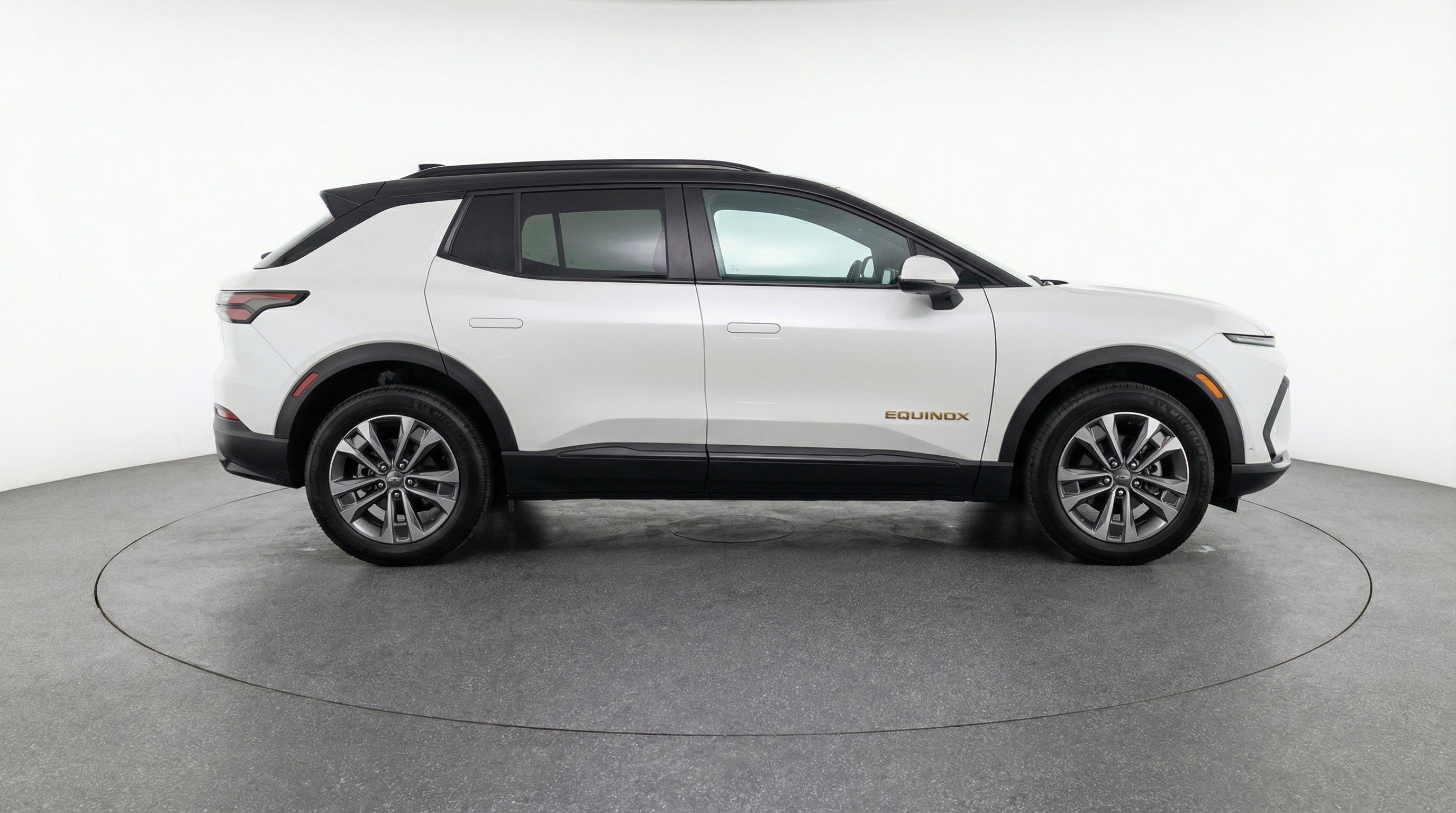 Used 2025 Chevrolet Equinox LT image 11