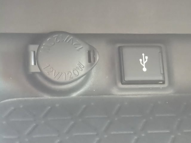 Used 2020 Toyota RAV4 XLE Premium FWD image 24