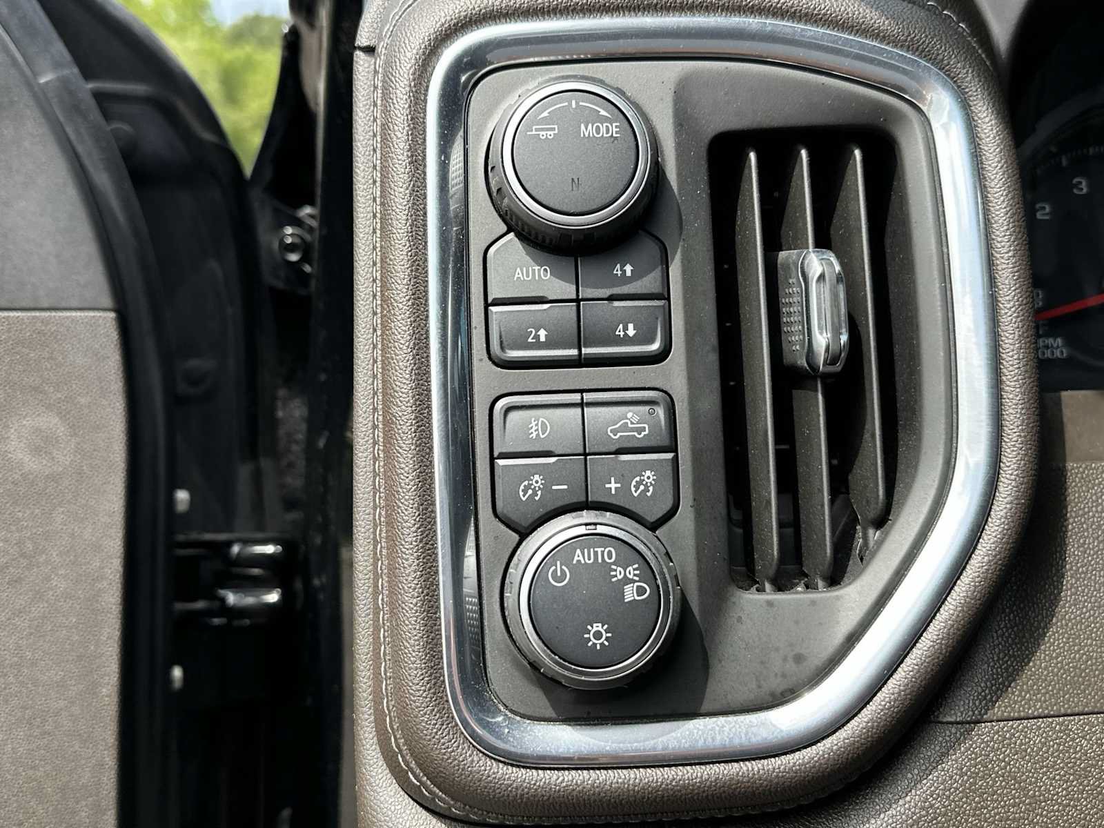 Used 2021 Chevrolet Silverado 1500 RST w/ All Star Edition Plus AWD/4WD image 18