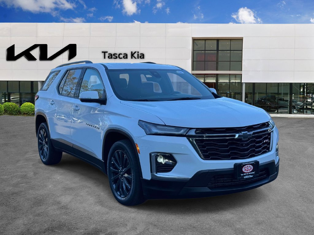 Used 2023 Chevrolet Traverse RS