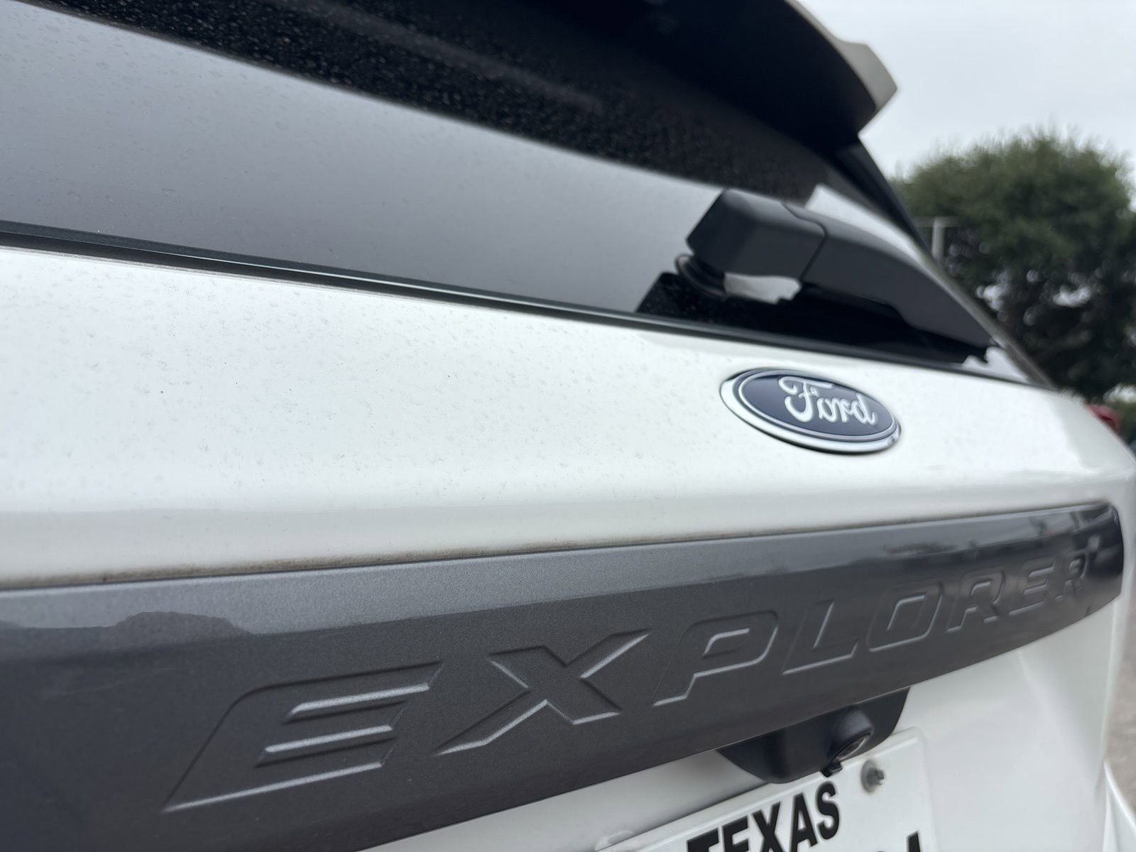 Used 2022 Ford Explorer XLT w/ Equipment Group 202A RWD image 4