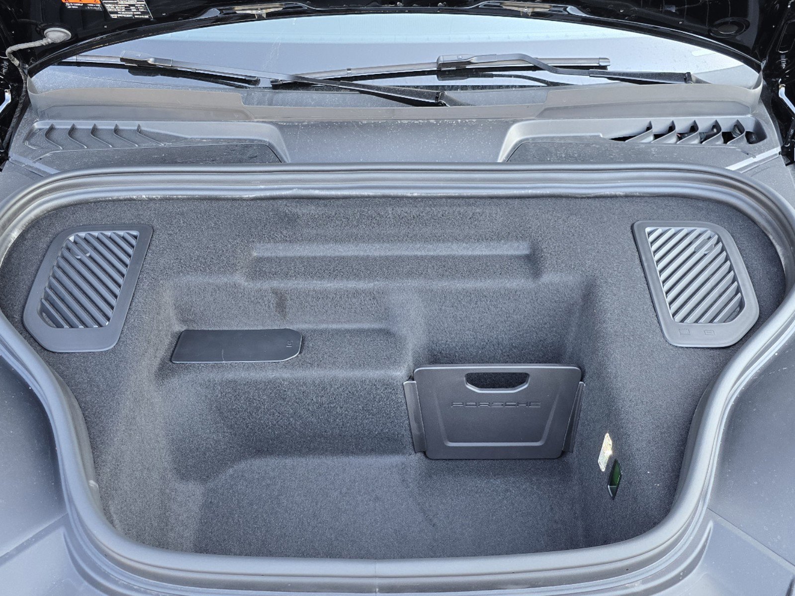 New 2025 Porsche Macan 4S Electric image 32