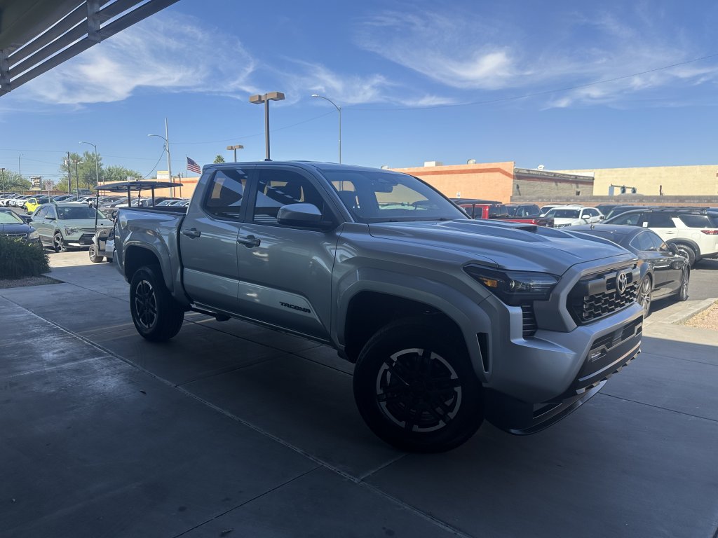 Used 2024 Toyota Tacoma TRD Sport RWD image 5