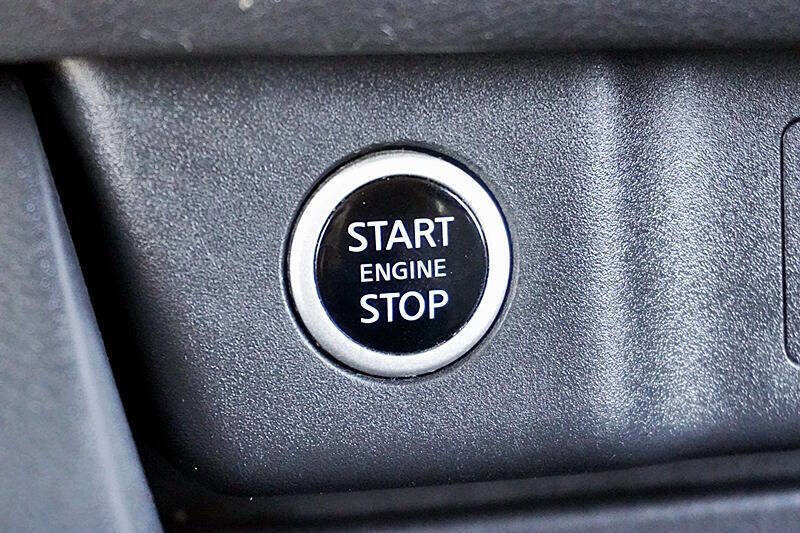 Used 2021 Nissan Rogue SV image 29