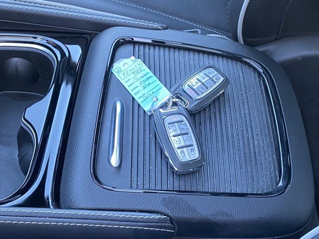 Used 2024 Chrysler Pacifica Limited w/ S Appearance Package image 30