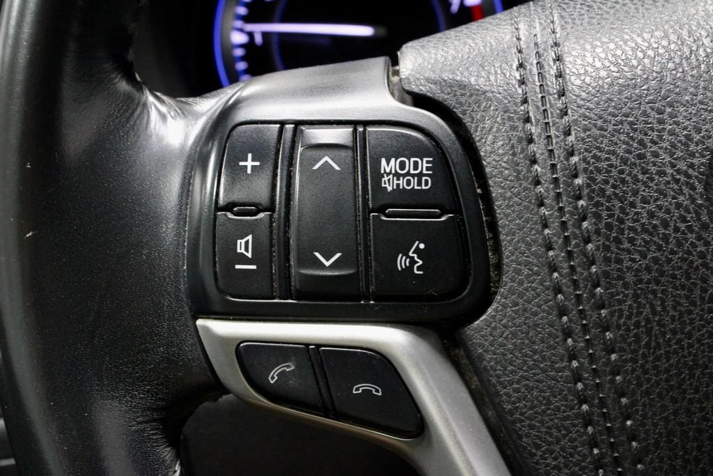 Used 2018 Toyota Highlander SE AWD/4WD image 29
