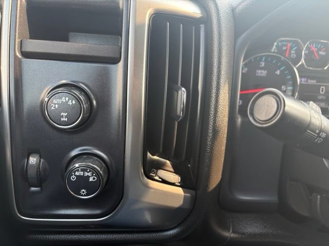 Used 2019 Chevrolet Silverado 1500 LT AWD/4WD image 22