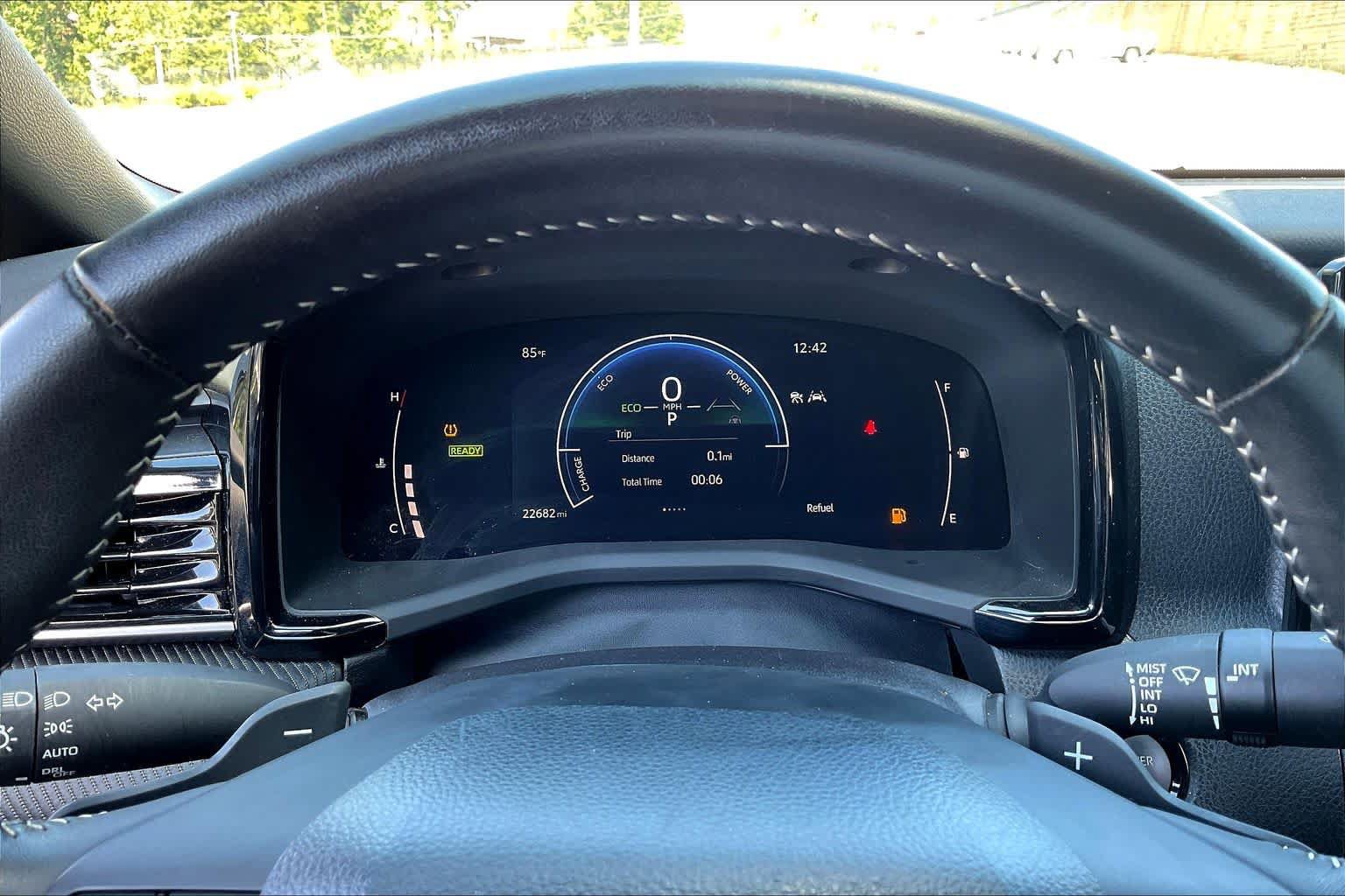 Used 2025 Toyota Camry SE w/ Convenience Package FWD image 25
