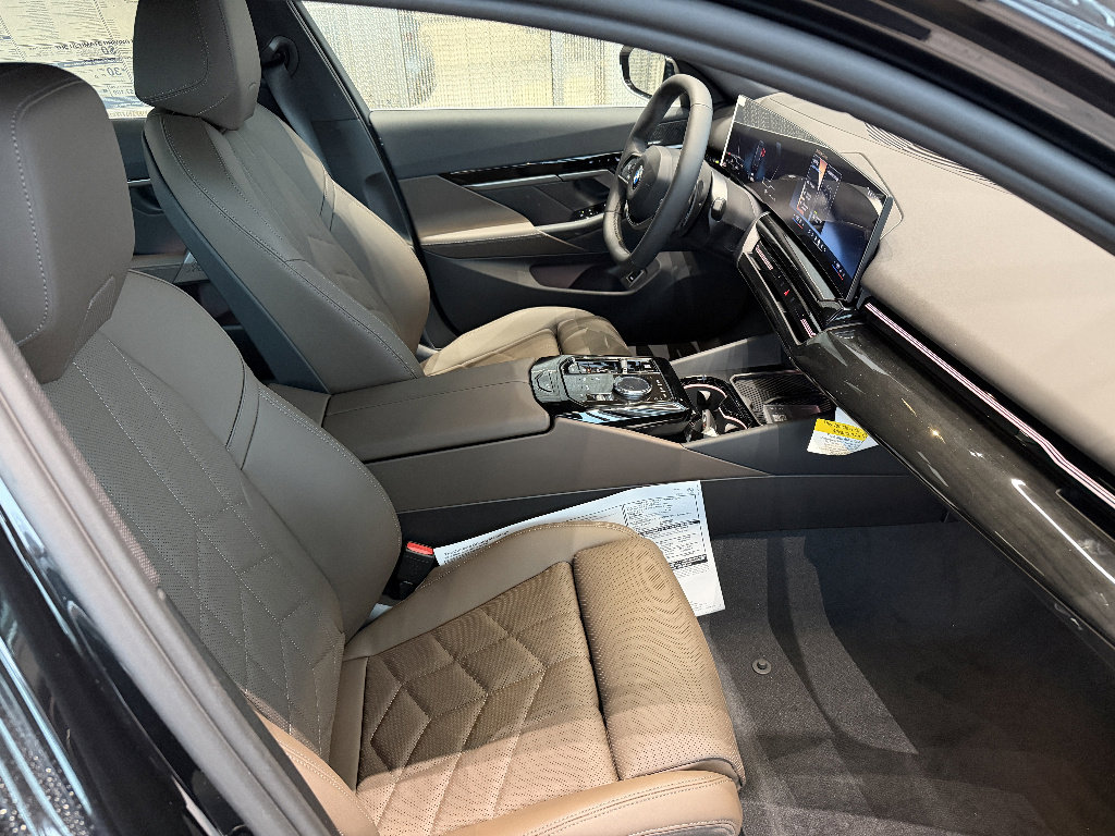 New 2026 BMW 530i xDrive w/ Premium Package AWD/4WD image 14