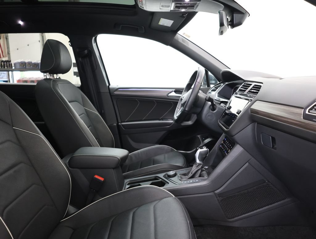Used 2024 Volkswagen Tiguan SEL R-Line AWD/4WD image 21