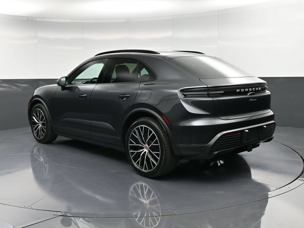 Certified 2025 Porsche Macan Electric RWD image 3