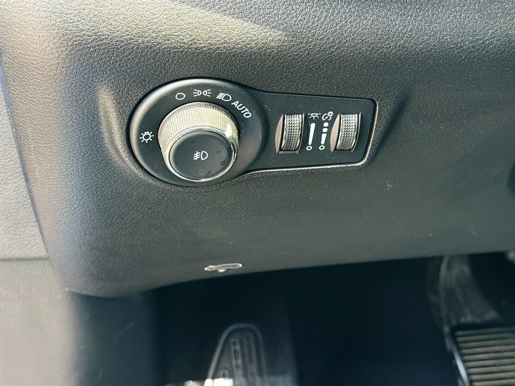 Used 2023 Jeep Compass Limited AWD/4WD image 10
